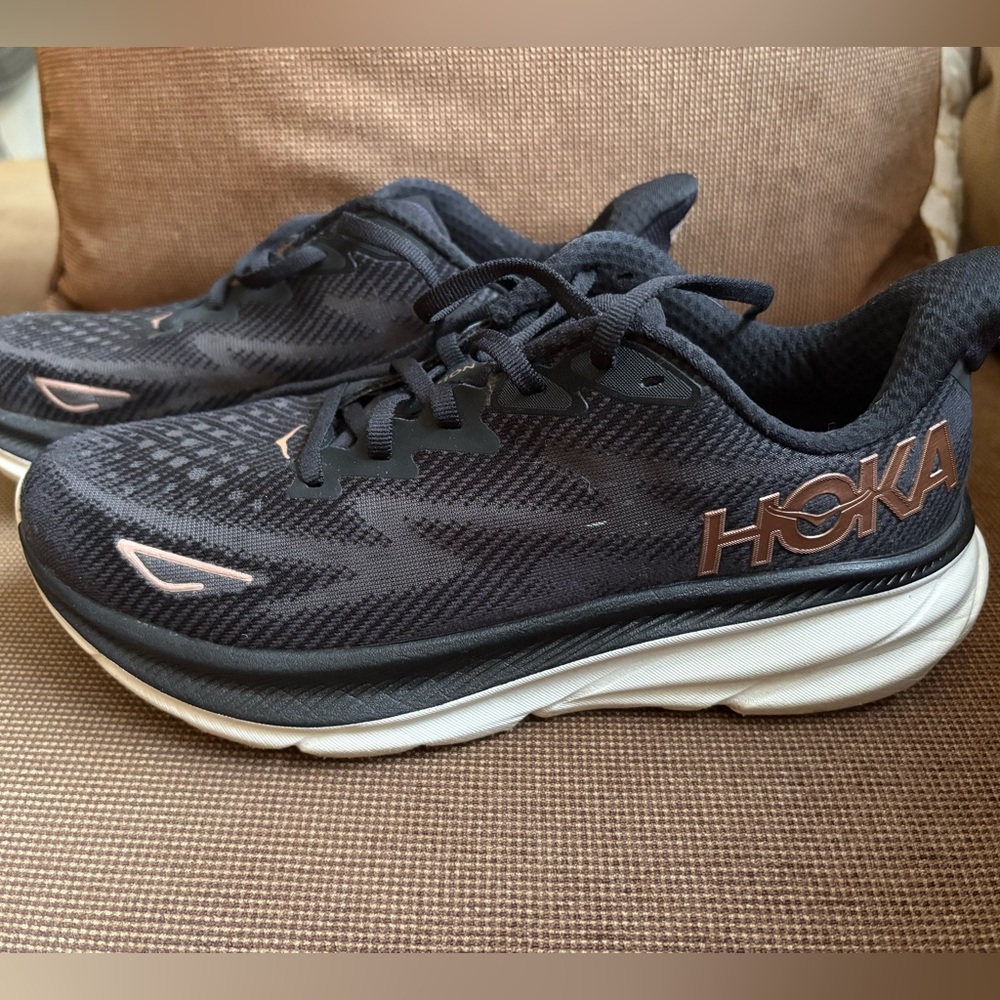 HOKA Women’s Clifton 9 Running Shoes